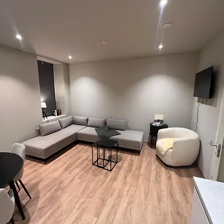 Apartment Spacious Retreat *